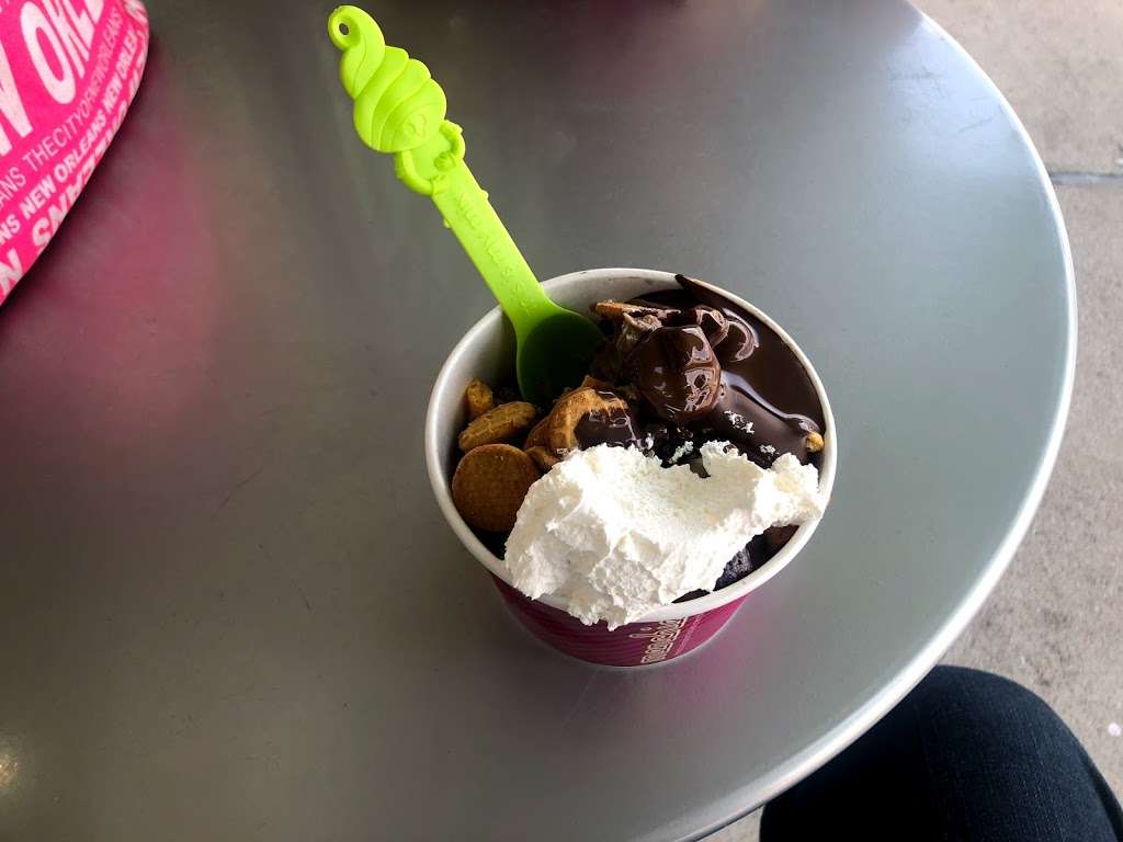 Menchies Frozen Yogurt (HEB Spring Market) | 2129 Farm to Market 2920 Suite 280, Spring, TX 77388, USA | Phone: (281) 528-9100