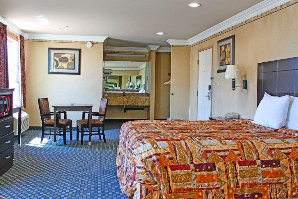 Crystal Inn Suites & Spas LAX | 11163 S Prairie Ave, Inglewood, CA 90303, USA | Phone: (310) 412-3888