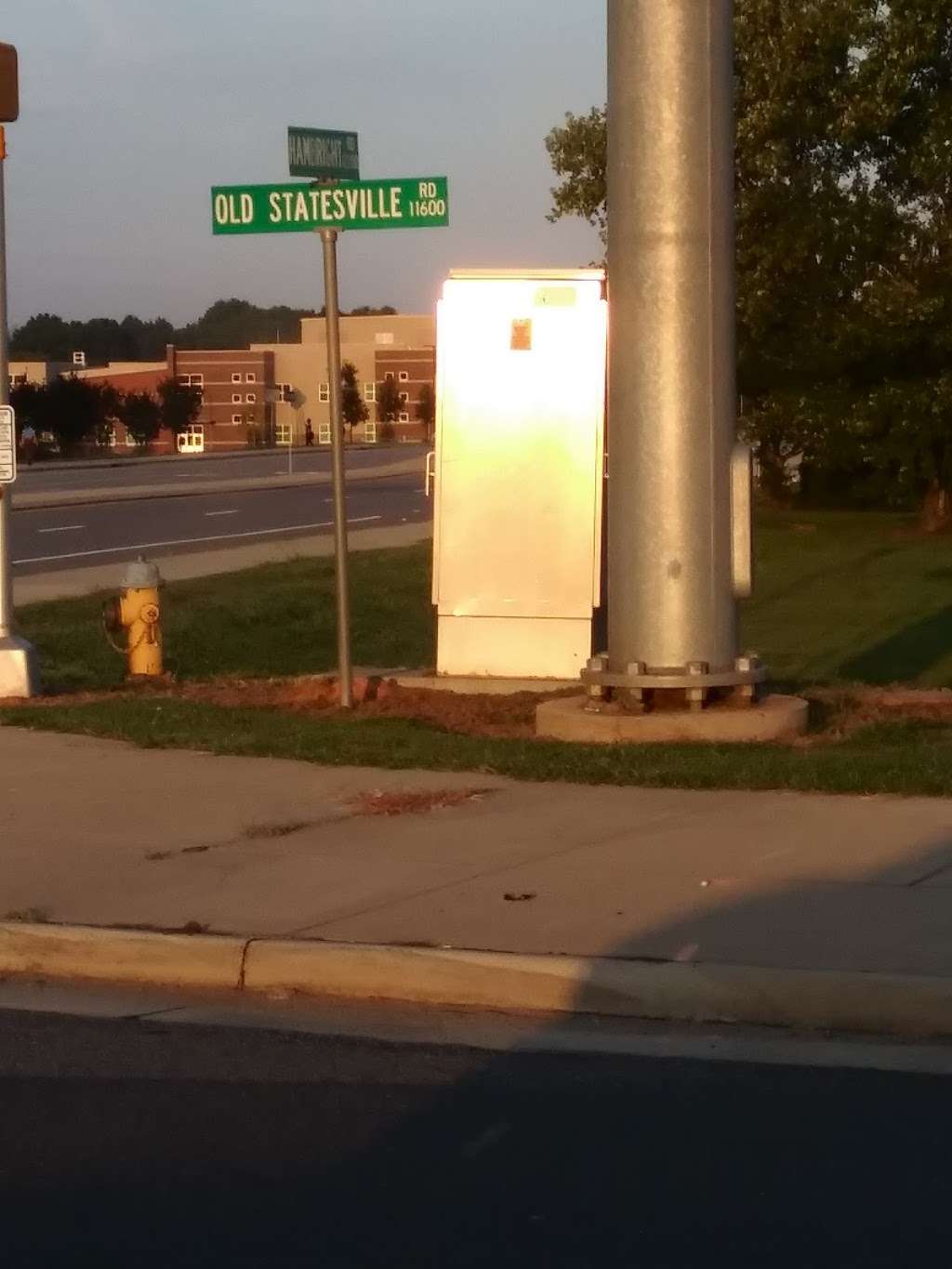 Old Statesville Rd & Hambright Rd | Huntersville, NC 28078, USA