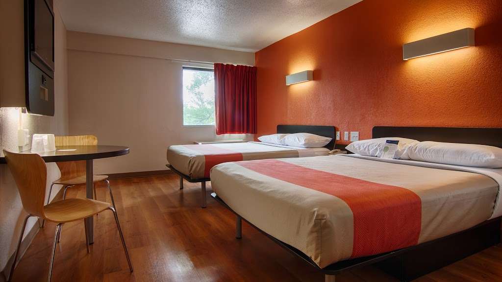 Motel 6 East Brunswick | 244 NJ-18, East Brunswick, NJ 08816, USA | Phone: (732) 390-4545