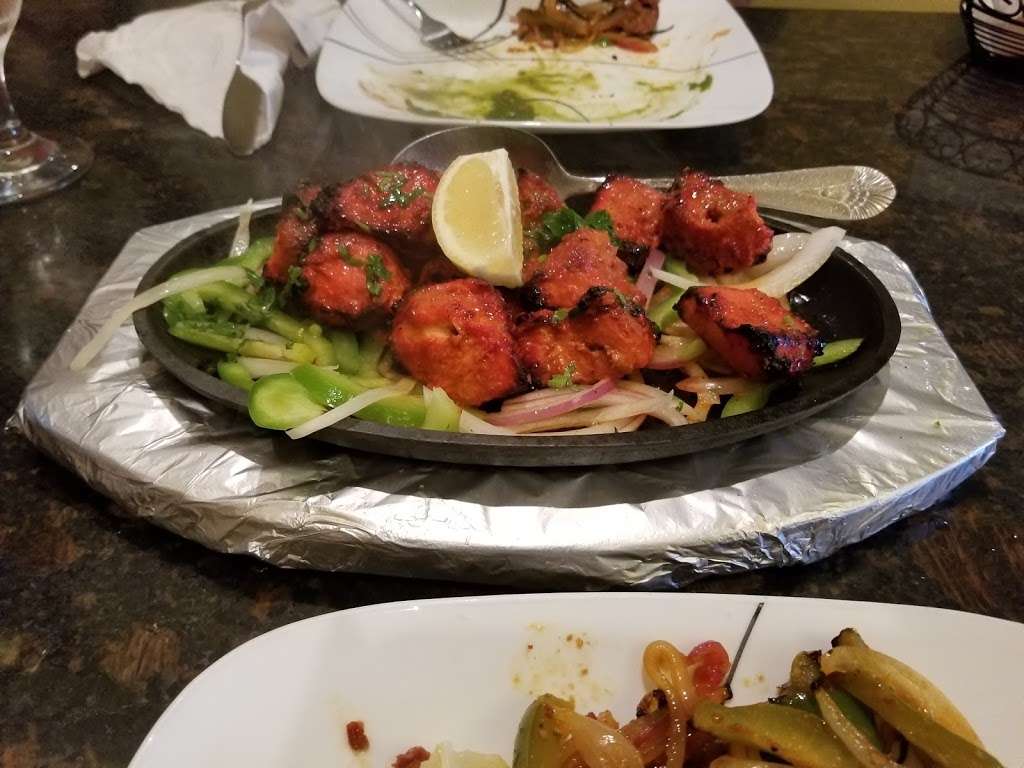 Tamarind Indian Cuisine Orlando | 12309 E Colonial Dr, Orlando, FL 32826, USA | Phone: (407) 237-0920