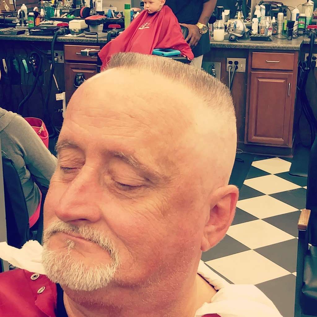 Classic Cuts | 1740 Hospital Dr, Martinsville, IN 46151 | Phone: (765) 342-4676