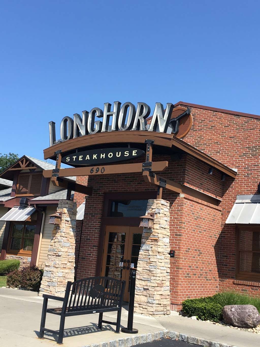 LongHorn Steakhouse | 690 US-46, Parsippany, NJ 07054, USA | Phone: (973) 257-9230