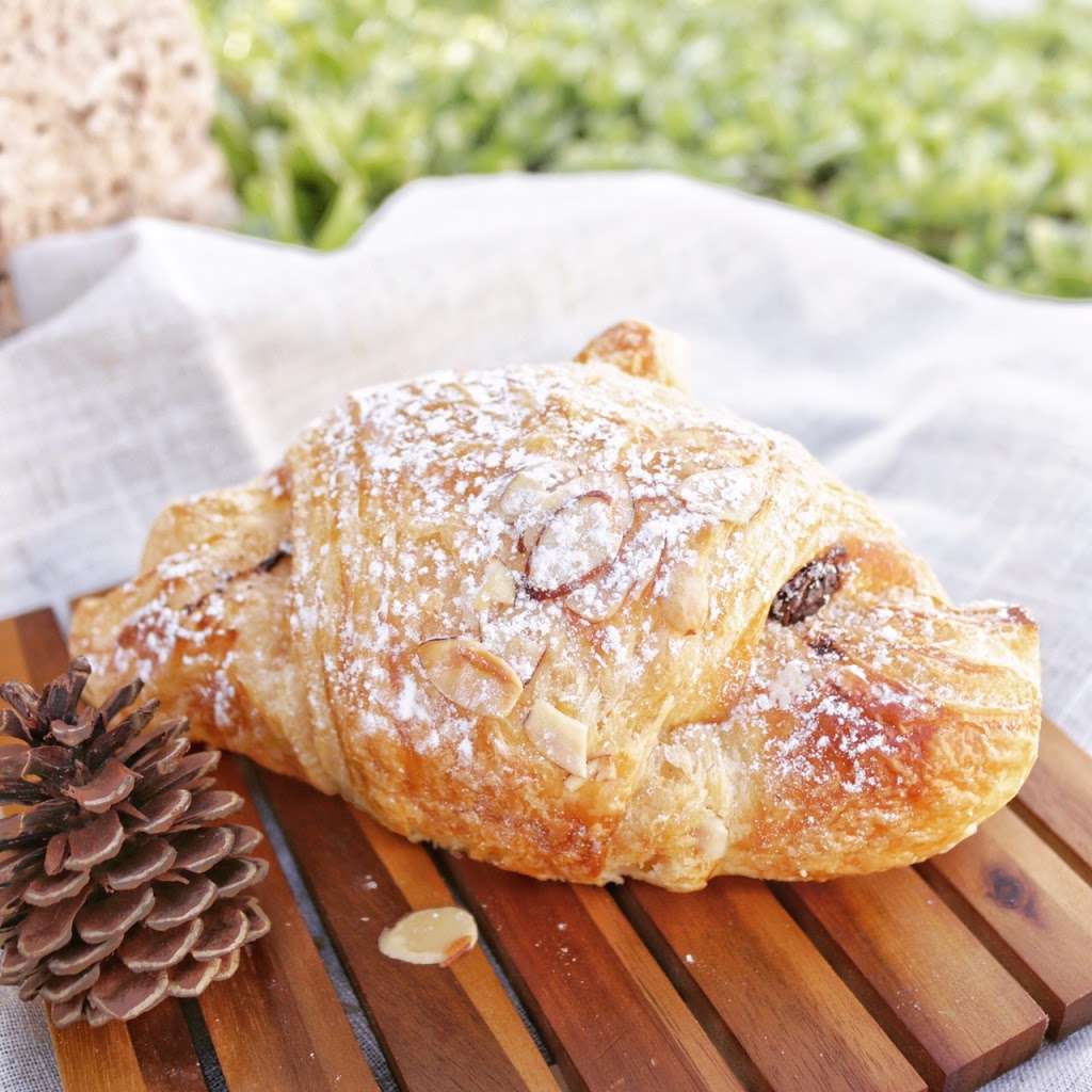 85C Bakery Cafe-Claremont | 428 Auto Center Dr, Claremont, CA 91711, USA | Phone: (909) 399-0085