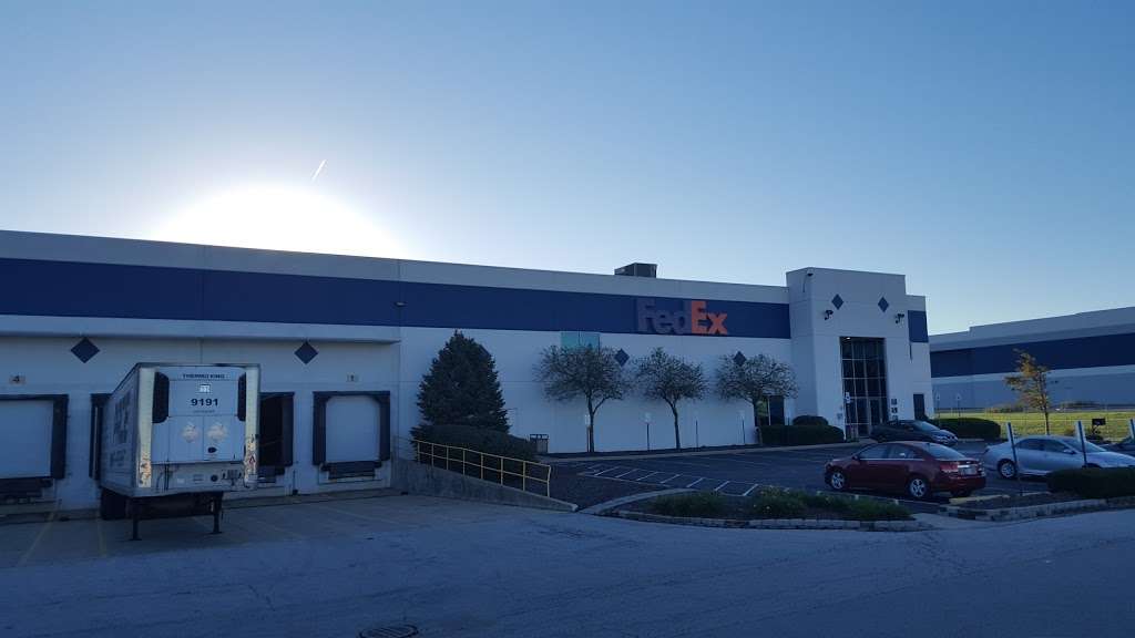 FedEx Express Ship Center | 3825 Hanna Cir, Indianapolis, IN 46241, USA | Phone: (317) 241-5050