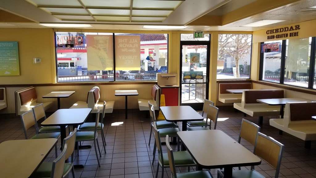 Del Taco | 22401 El Toro Rd, Lake Forest, CA 92630, USA | Phone: (949) 586-5124