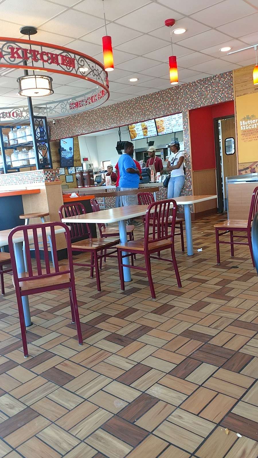 Popeyes Louisiana Kitchen | 8181 S Lancaster Rd, Dallas, TX 75241, USA | Phone: (972) 228-3204