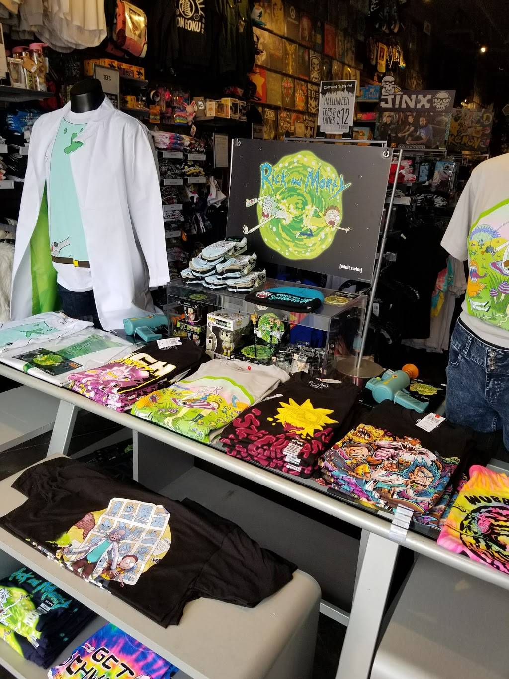 Hot Topic | 7227 NW 86th Terrace RM 135, Kansas City, MO 64153, USA | Phone: (816) 584-2790