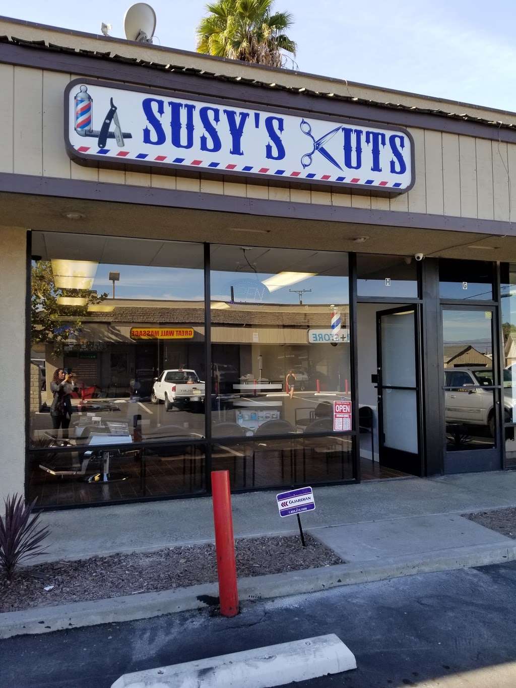 LA Susys Cuts | 8205 Garfield Ave suite h, Bell Gardens, CA 90201 | Phone: (562) 832-0926