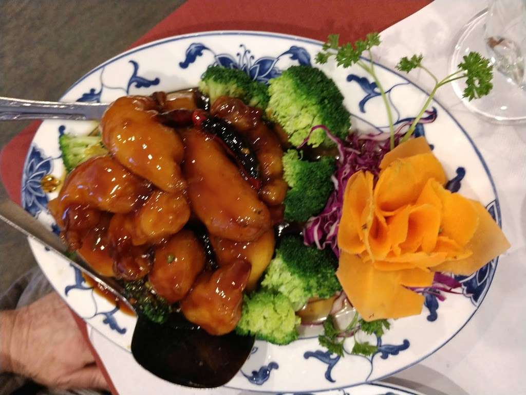 First Wok Chinese Restaurant | 180 Leader Heights # A, York, PA 17402, USA | Phone: (717) 741-3228