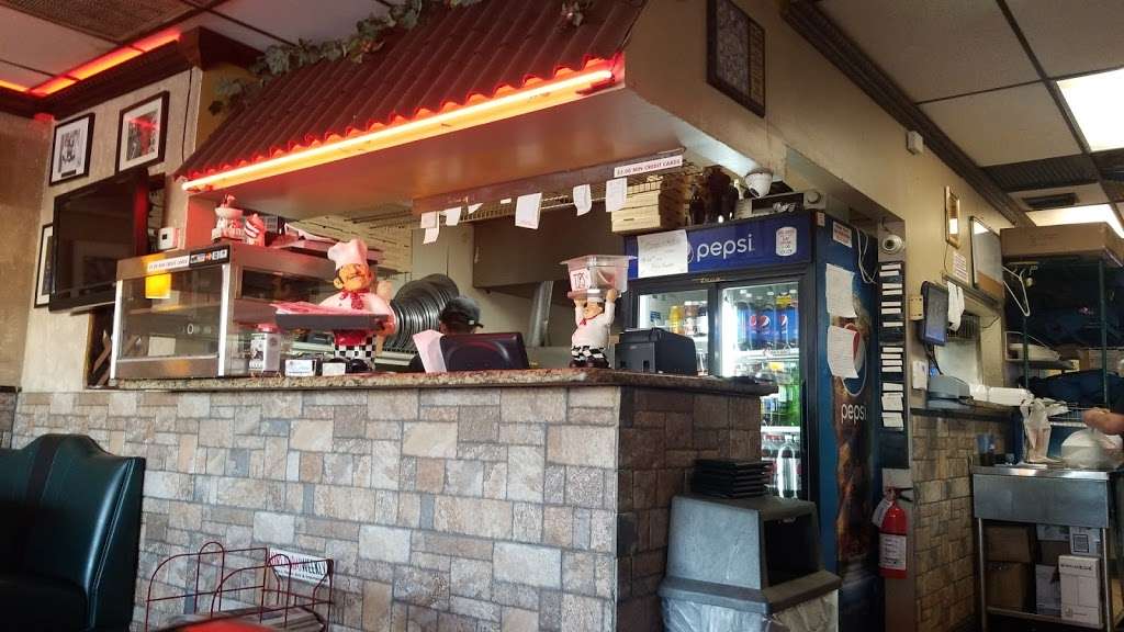 Proccolinos Ristorante & Pizzeria | 4080 S Goldenrod Rd, Orlando, FL 32822, USA | Phone: (407) 281-1010