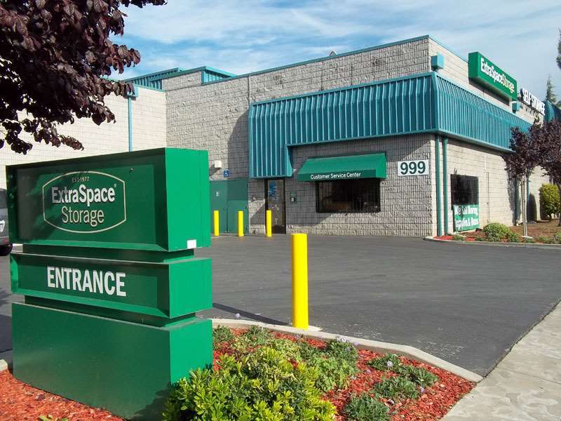 Extra Space Storage | 999 E Bayshore Rd, East Palo Alto, CA 94303, USA | Phone: (650) 325-1000