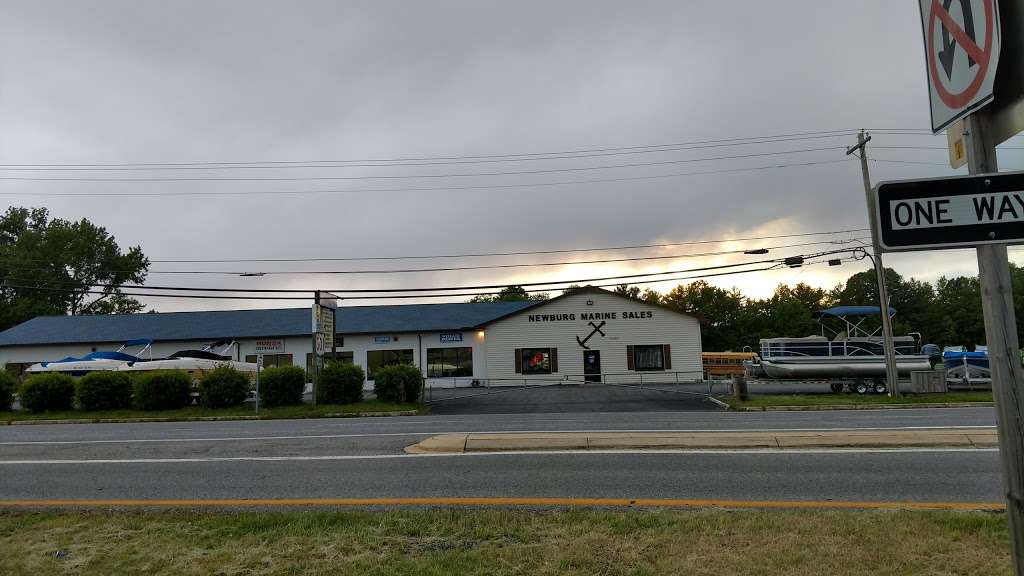 Hardestys Drive-In Liquors | 12190 Crain Hwy, Newburg, MD 20664 | Phone: (301) 259-4114