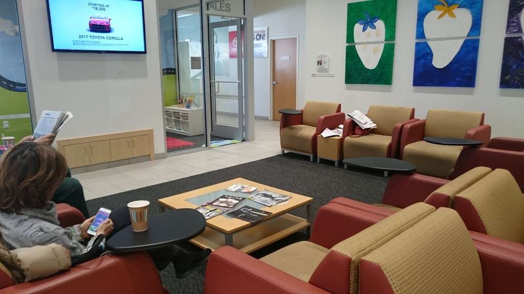 Wellesley Toyota | 234 Worcester St, Wellesley, MA 02481, USA | Phone: (781) 237-2970