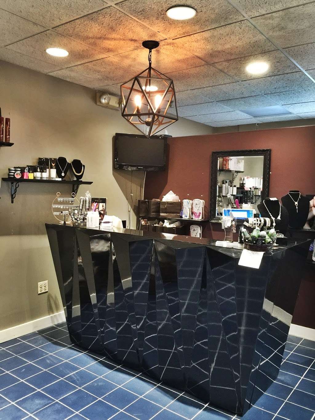 Deidre Ventura Salon & Spa | 1 Central St, Middleton, MA 01949, USA | Phone: (978) 767-9525