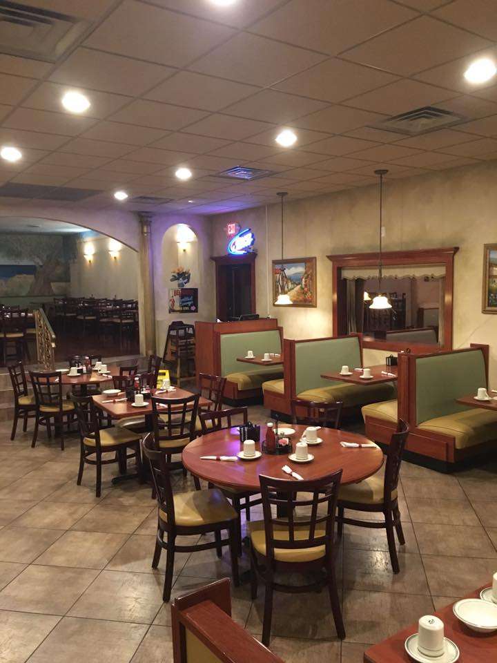 Paisanos Italian Restaurant | 113 N Chicago Ave, South Milwaukee, WI 53172, USA | Phone: (414) 856-9020