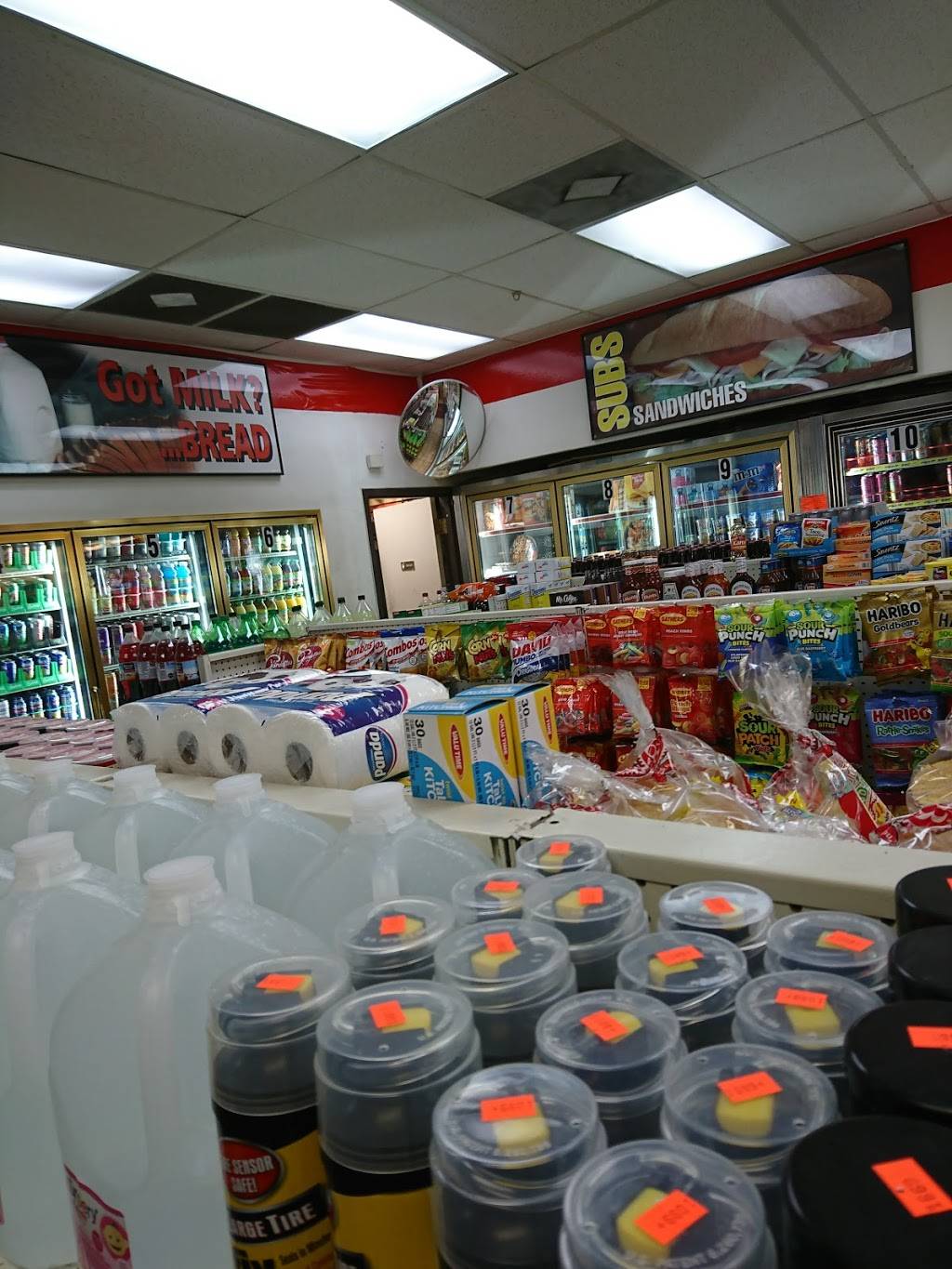 Becher Petro Pantry | 610 W Becher St, Milwaukee, WI 53215, USA | Phone: (414) 643-4820