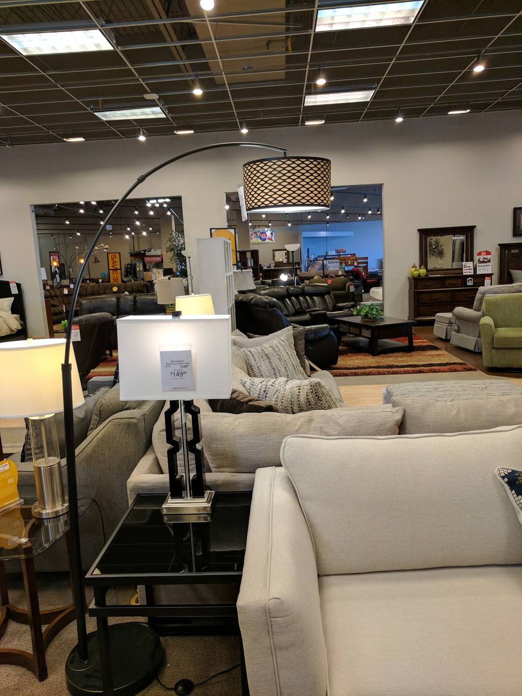 Slumberland Furniture - St Louis / South County | 4265 Rusty Rd, St. Louis, MO 63128, USA | Phone: (314) 892-9595