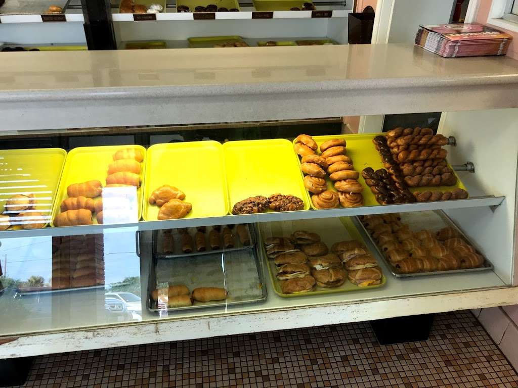 Home Cut Donuts | 6807 Stewart Rd, Galveston, TX 77551, USA | Phone: (409) 744-8887