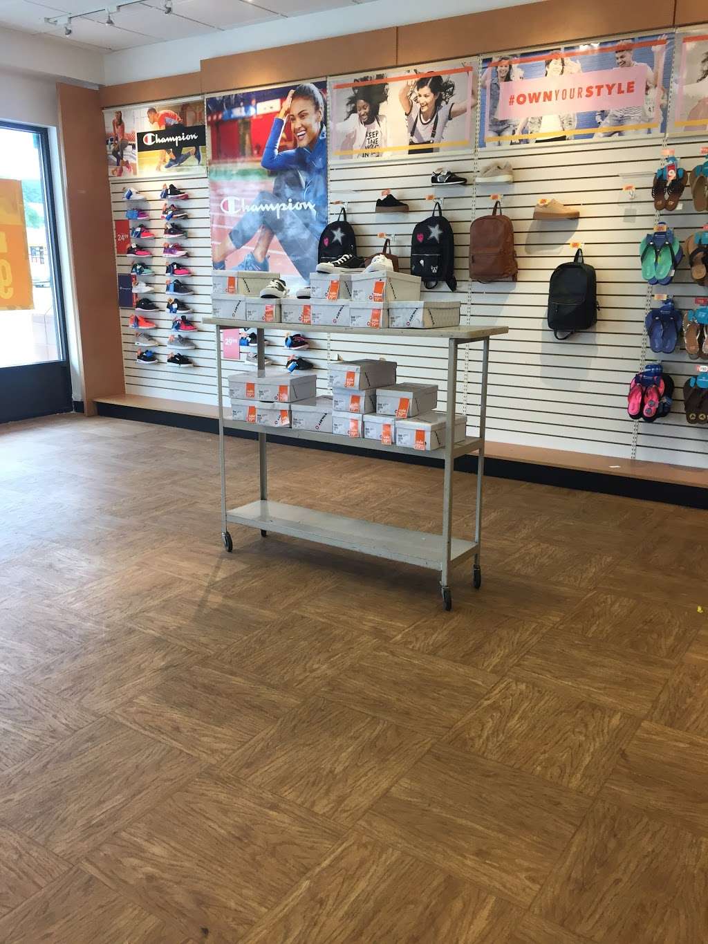 Payless ShoeSource | 3137 E Main St, Mohegan Lake, NY 10547 | Phone: (914) 528-0650