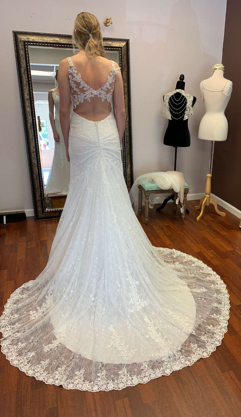 Swan Bridal | 13467 Blanco Rd, San Antonio, TX 78216, USA | Phone: (210) 474-6556