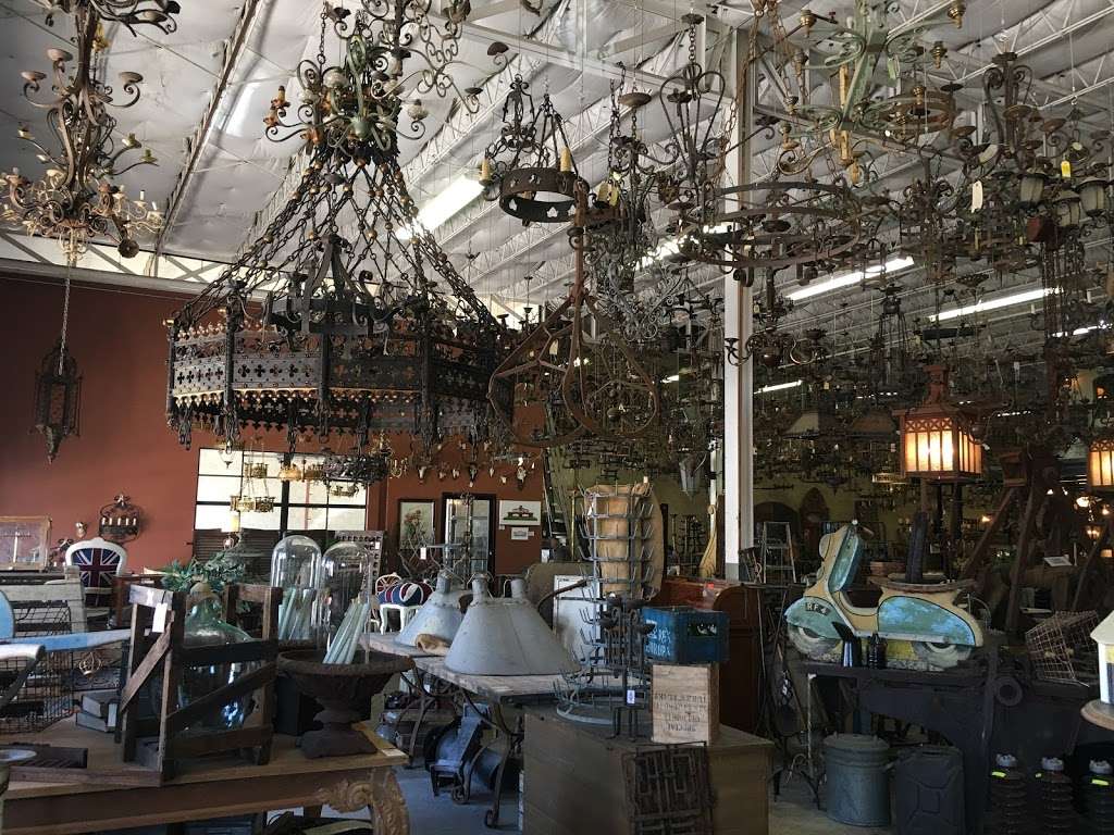 Uncommon Market Dallas | 100 Riveredge Dr, Dallas, TX 75207, USA | Phone: (214) 871-2775