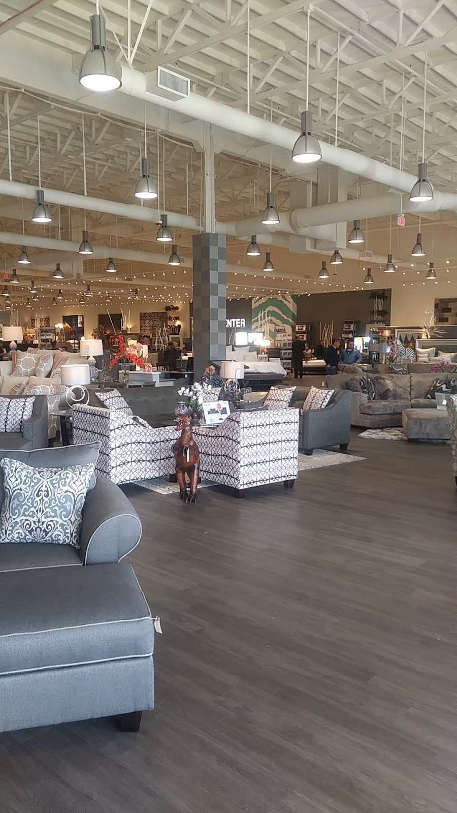Bob’s Discount Furniture and Mattress Store | 25560 The Old Rd, Valencia, CA 91381, USA | Phone: (661) 523-3422