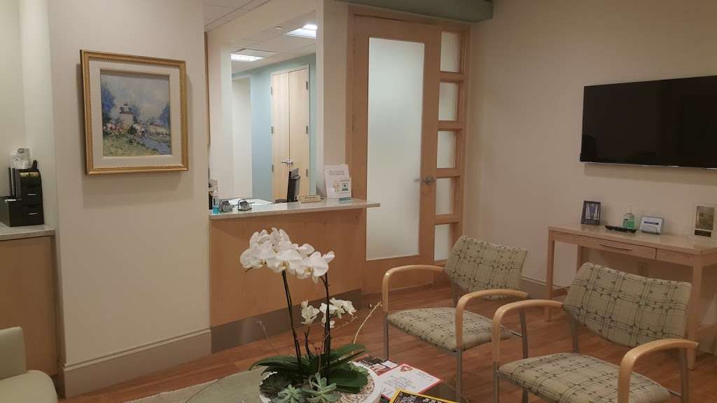 Lawrence Starr, MD | 200 Boylston St #311, Chestnut Hill, MA 02467, USA | Phone: (617) 964-3333