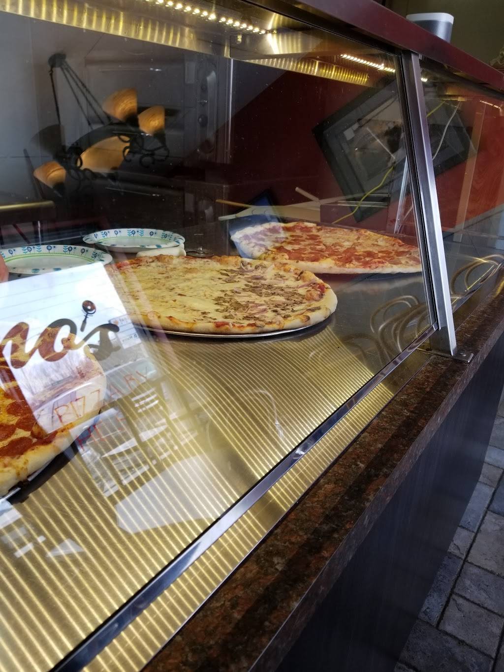 Ninos Pizzeria | 2251 Larpenteur Ave E, Maplewood, MN 55119, USA | Phone: (651) 777-8827