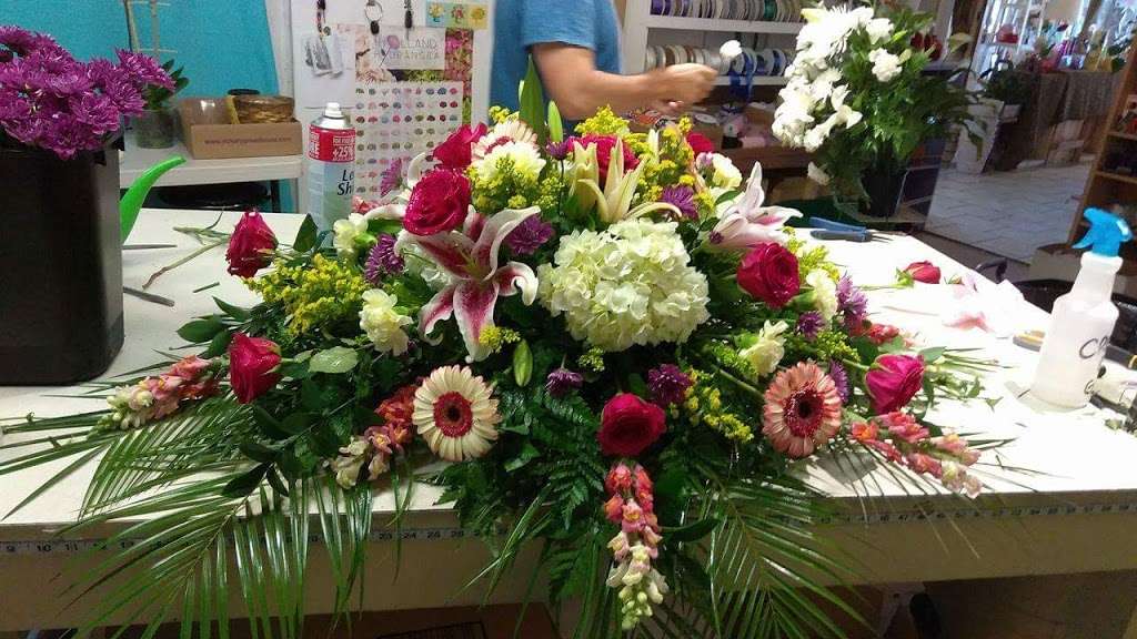 Metro Florist & Gifts | 216 W 6th St, Ferris, TX 75125, USA | Phone: (972) 544-8877