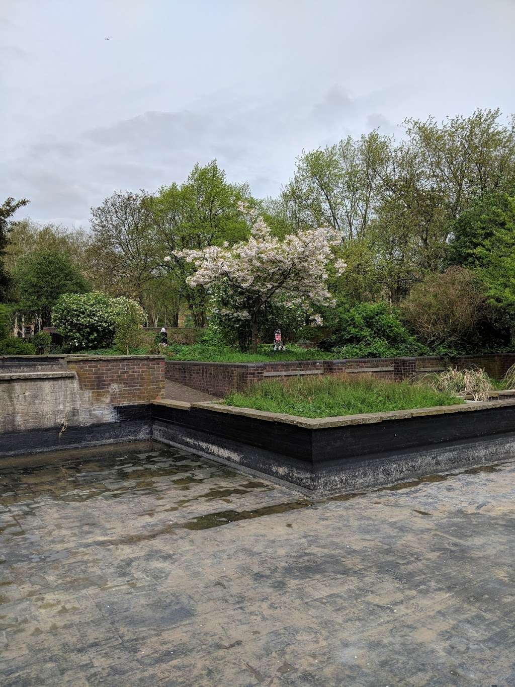 Peace Garden | Elthorne Park, London N19 3SB, UK