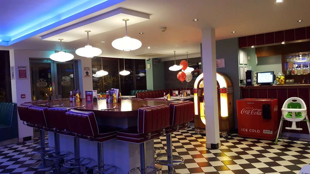 7 Hotel & Diner | London Rd, Halstead, Kent TN14 7AA, UK | Phone: 01959 535890