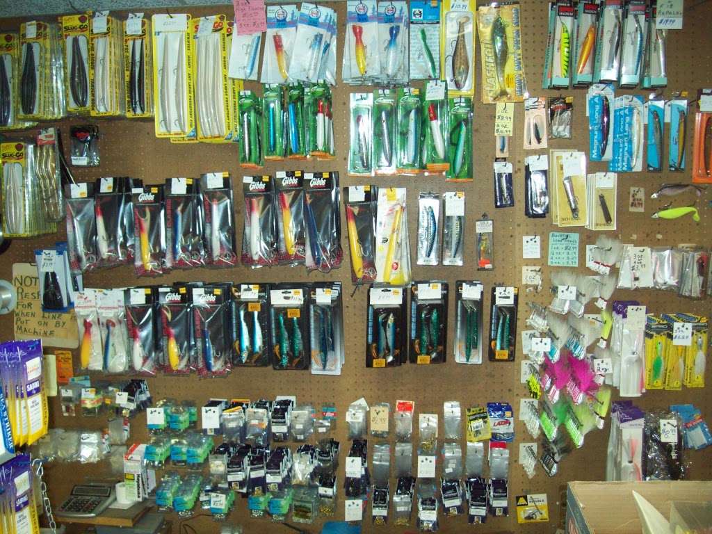 DiGlorias Sport Shop | 53 Merrimack St, Methuen, MA 01844, USA | Phone: (978) 689-4121