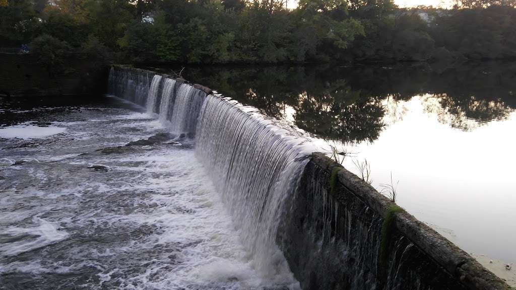 Manville Dam | Cumberland, RI 02864