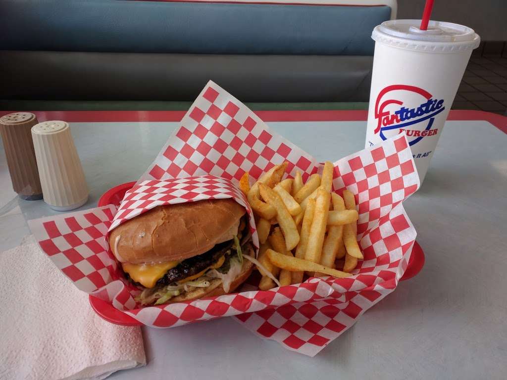 Fantastic Burgers | 3400 Cherry Ave, Long Beach, CA 90807, USA | Phone: (562) 490-2777