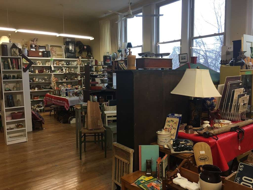 School Days Mall Antiques | 9500 Durand Ave, Sturtevant, WI 53177, USA | Phone: (262) 886-1069