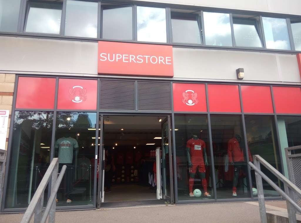 Leyton Orient FC Club Store | Matchroom Stadium, Brisbane Rd, London E10 5NF, UK | Phone: 0871 310 1889