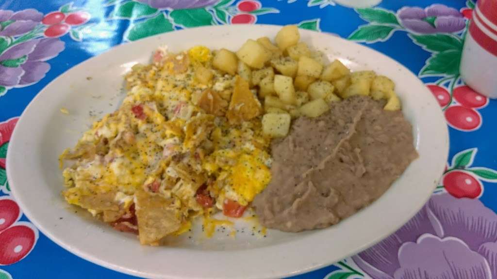 Santanas Cafe | 19530 US-281, San Antonio, TX 78221, USA | Phone: (210) 626-5146