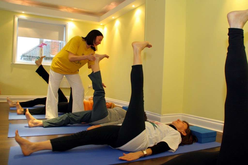 North London Yoga Centre | 114 Cockfosters Rd, Barnet EN4 0DP, UK | Phone: 07976 781357