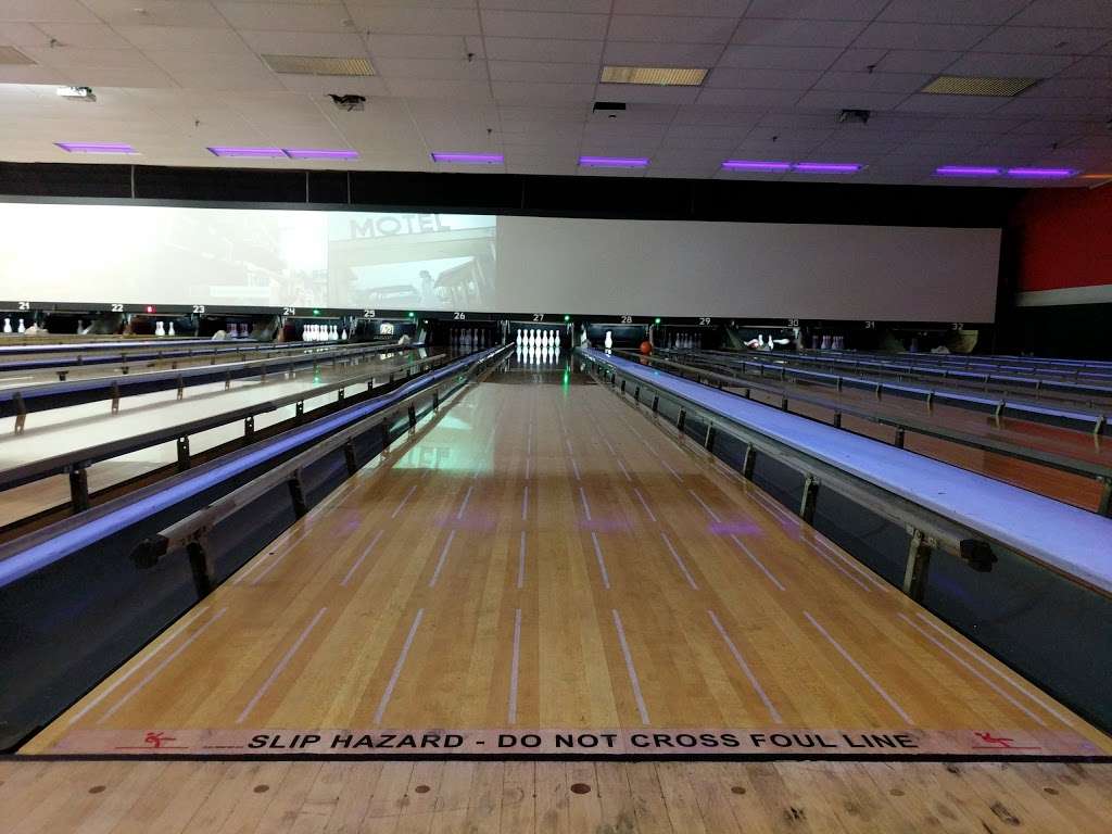 AMF Stafford Lanes | 4919 S Main St, Stafford, TX 77477 | Phone: (281) 491-2856