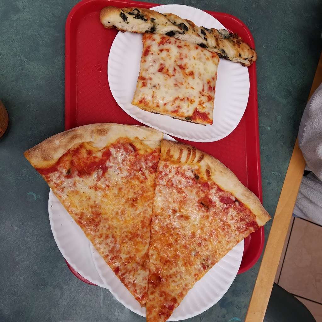 Luigi Pizza | 20515 35th Ave, Flushing, NY 11361, USA | Phone: (718) 423-5400