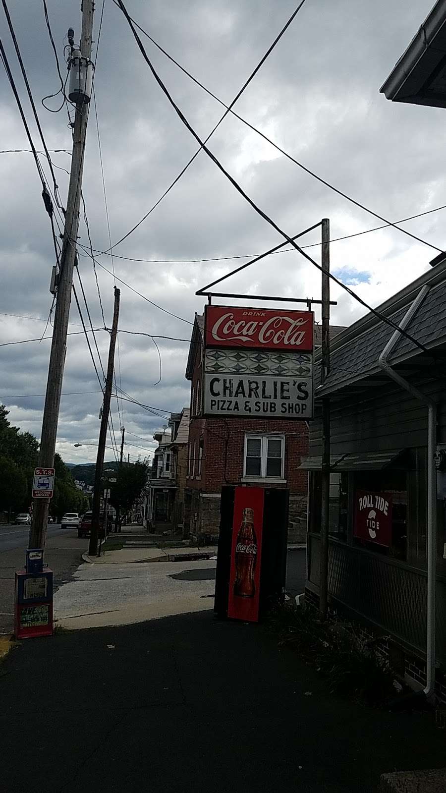 Charlies Pizza & Sub Shop | 1401 W Market St, Pottsville, PA 17901, USA | Phone: (570) 622-3609