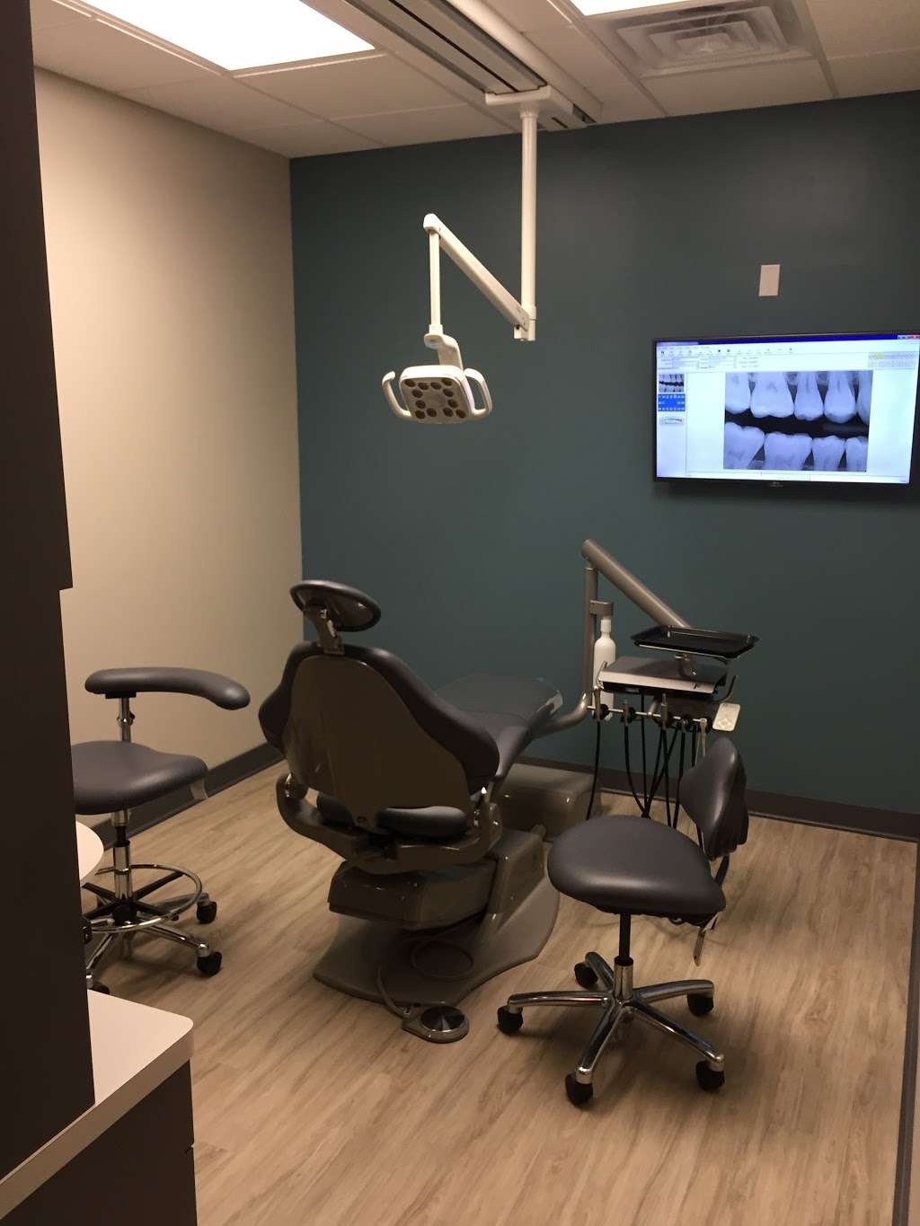 Seven Hills Dental & Implant Center | 456 W Northwest Hwy #200, Palatine, IL 60067, USA | Phone: (847) 701-8733