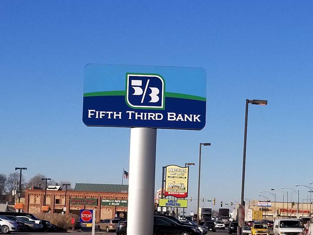 Fifth Third Bank & ATM | 5640 S Harlem Ave, Summit, IL 60501, USA | Phone: (708) 625-0682