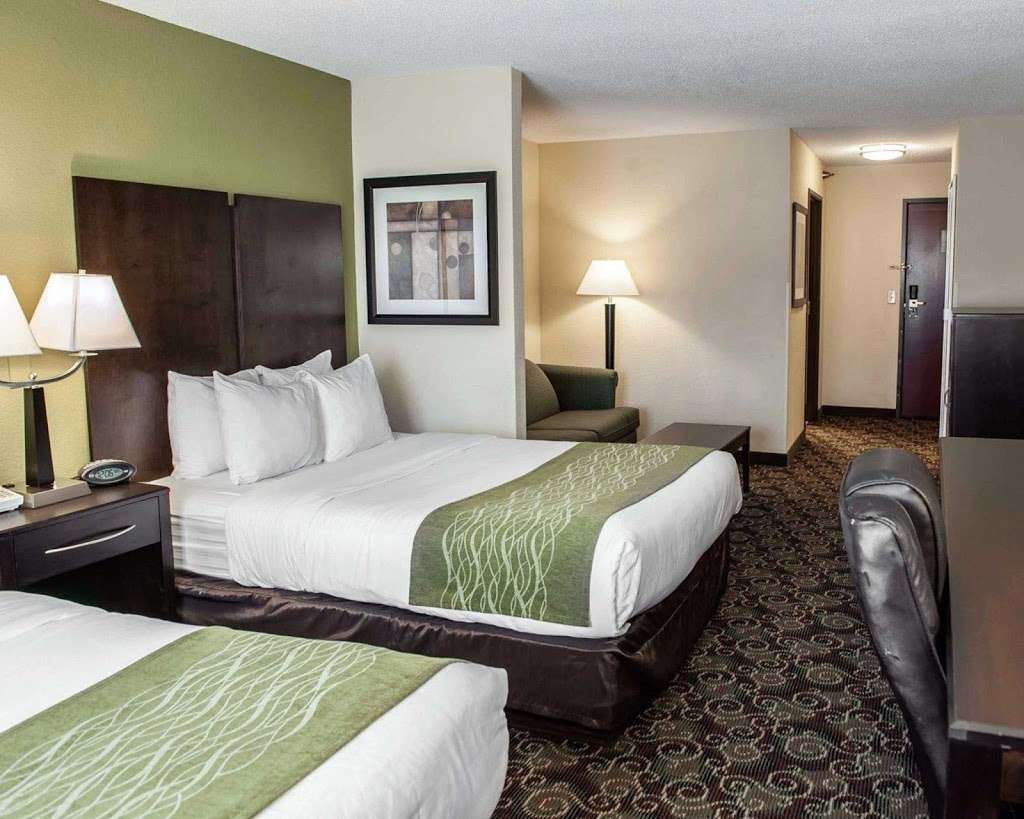 Comfort Suites | 500 W Northfield Dr, Brownsburg, IN 46112, USA | Phone: (317) 852-2000