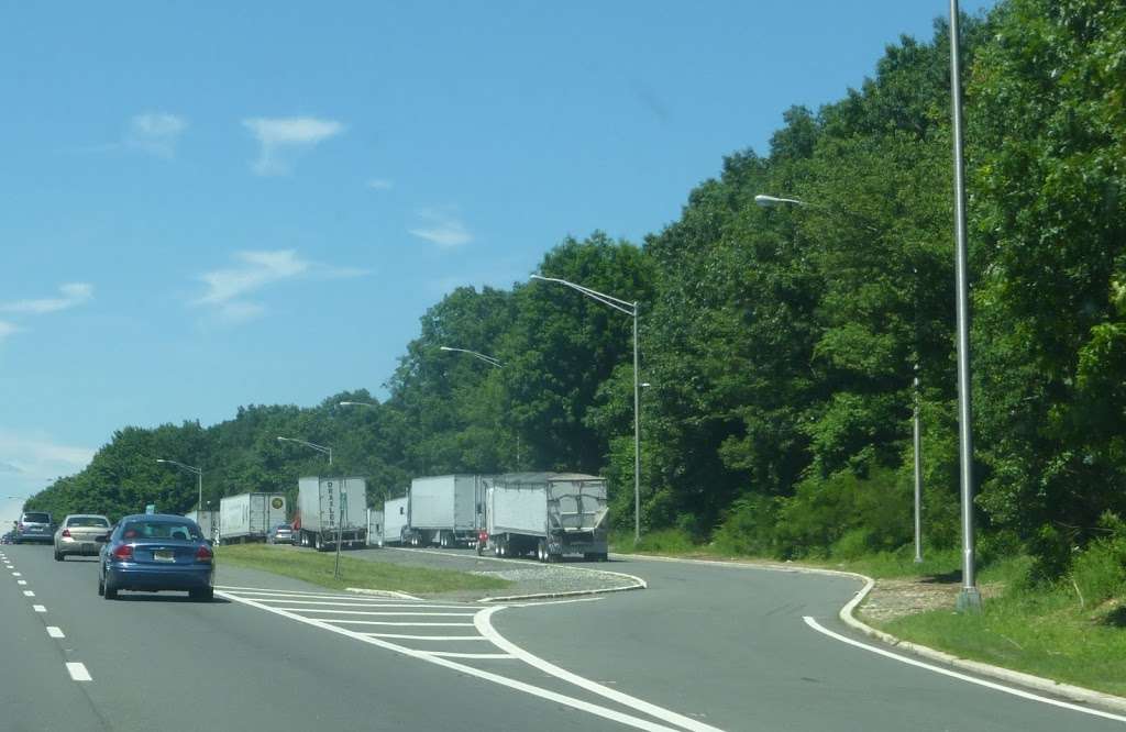 Truck Rest Area | I-80, Wharton, NJ 07885, USA