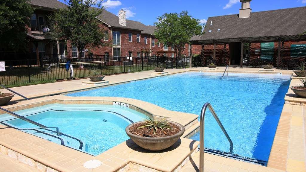 Estates Of Coppell Townhomes | 253 Club Cir, Coppell, TX 75019, USA | Phone: (972) 393-0399