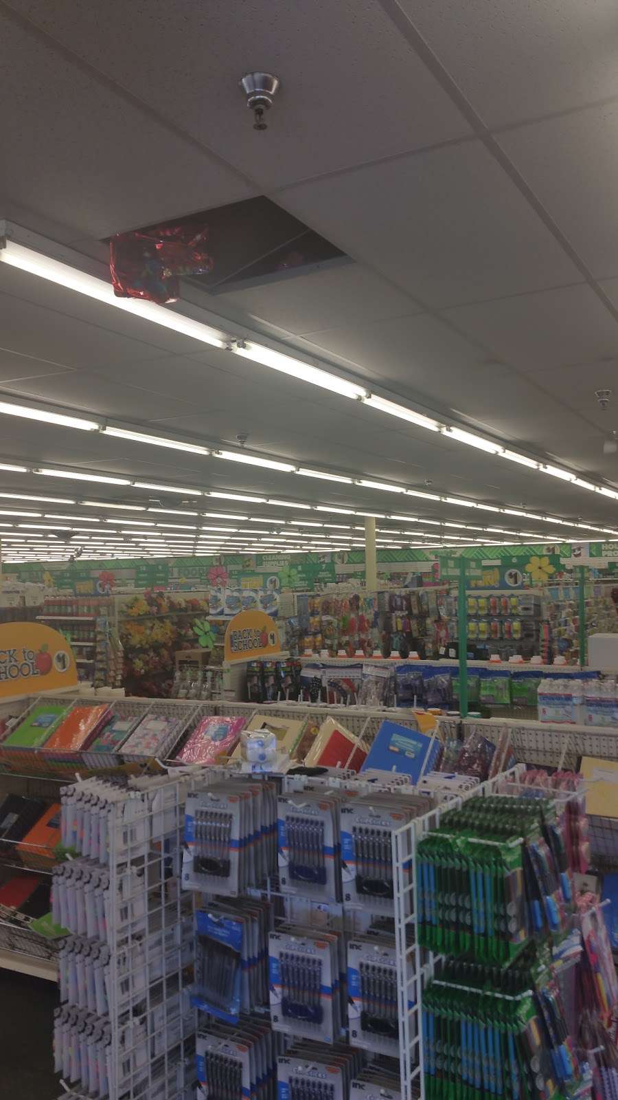 Dollar Tree | 7540 N Western Ave, Chicago, IL 60645, USA | Phone: (773) 743-8452