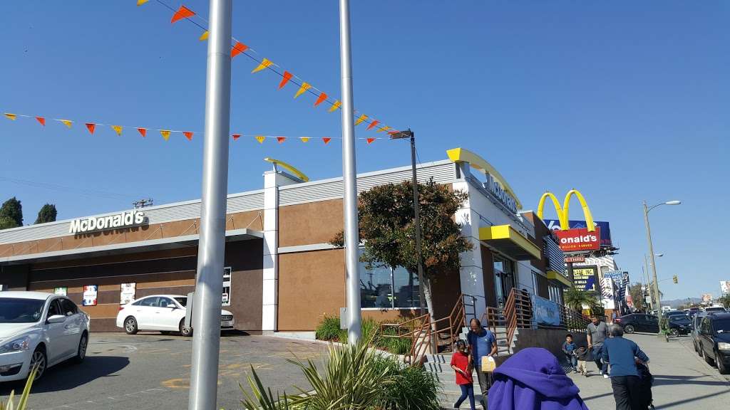 McDonalds | 341 S Vermont Ave, Los Angeles, CA 90020, USA | Phone: (213) 383-6934