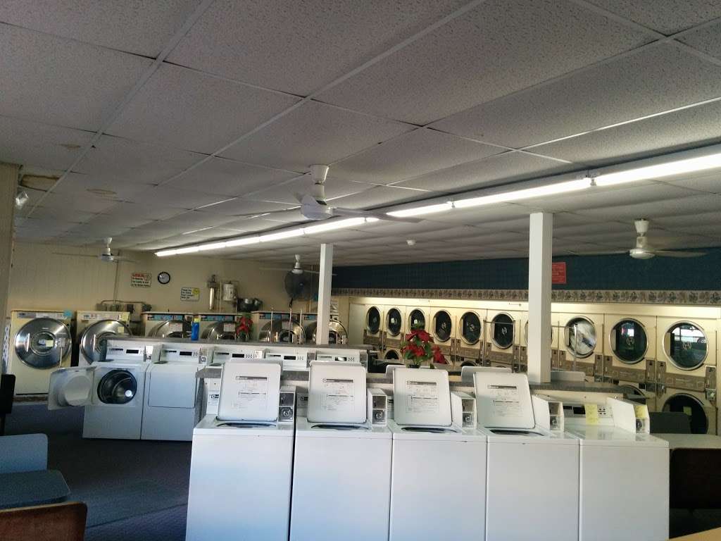 Smoketown Coin-Op Laundry | 305 Airport Dr, Smoketown, PA 17576, USA | Phone: (717) 672-1014